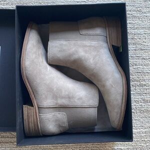 NWOT Lafayette 148 New York Drishti Boot in Cobblestone Suede